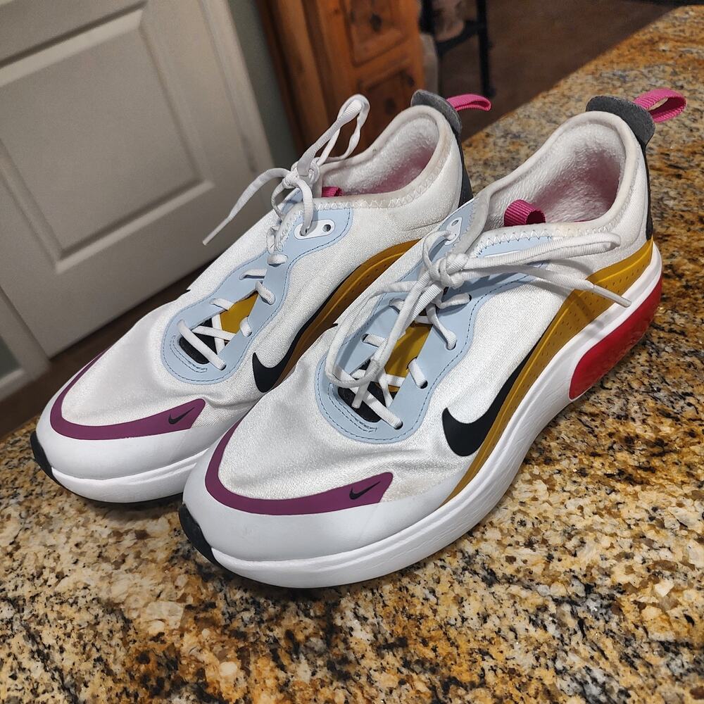 Nike Air Max Sneakers CJ0636-100 Size 7 US Women's